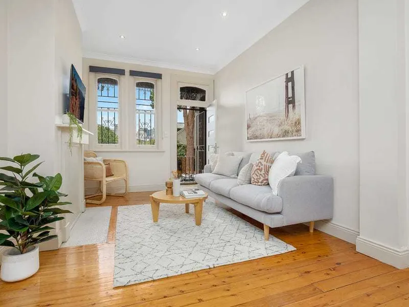 Modern Terrace Home with City Skyline Views