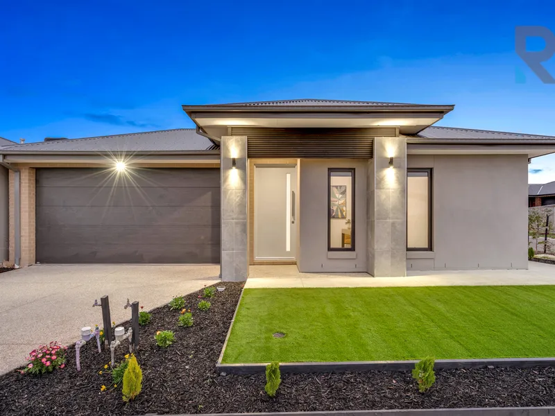 TWO MASTER BEDROOMS WITH SPACE FOR THE WHOLE FAMILY