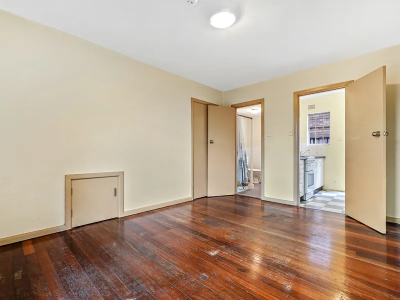 Studio with Private Courtyard