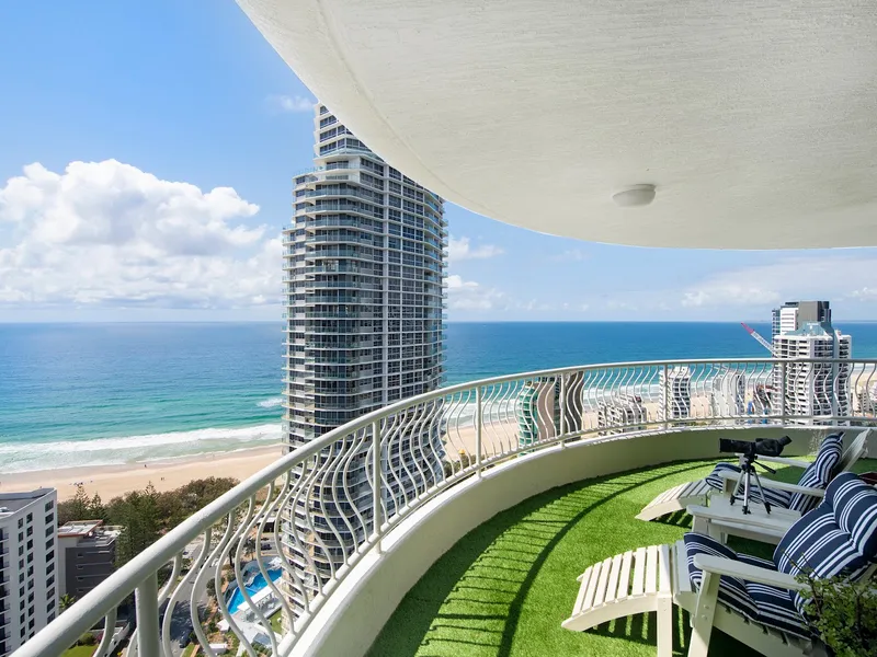 High Floor, Renovated, Incredible Ocean Views.