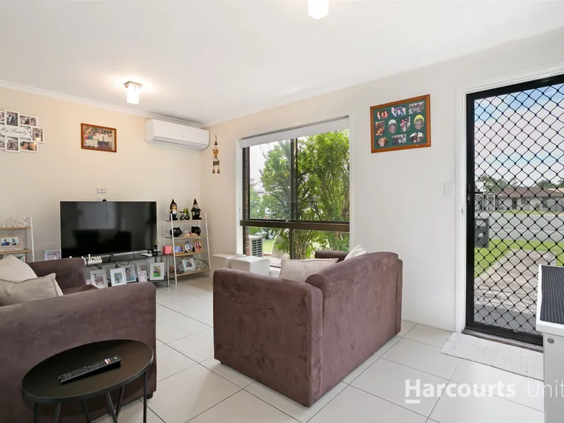 Side Access & a Convenient Location