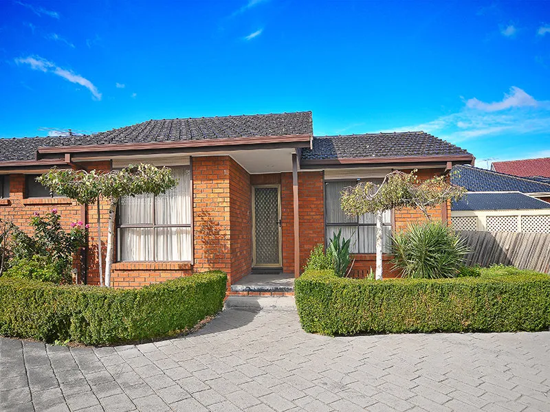 Immaculate BV 3 bedroom unit
