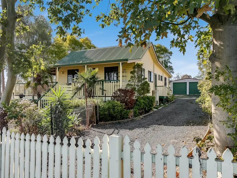 Country Lifestyle - ¼ acre