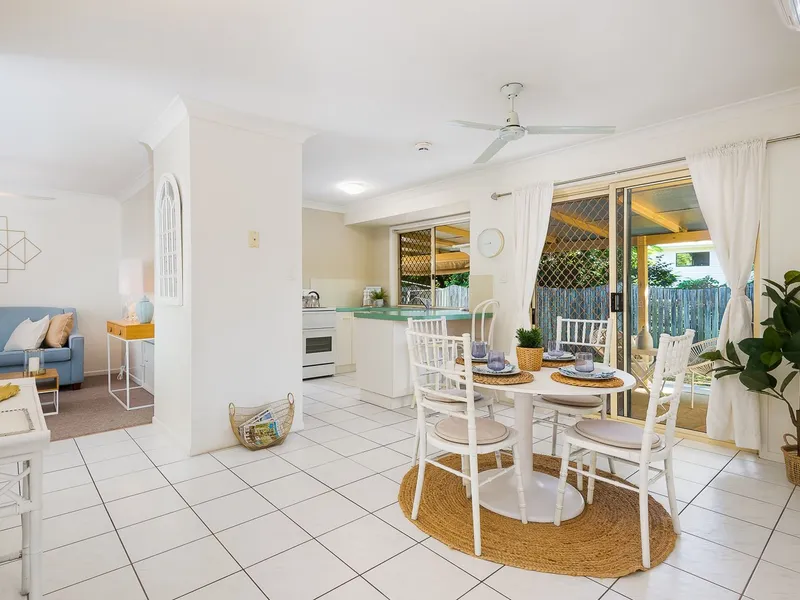 Fantastic duplex, ready to call home today