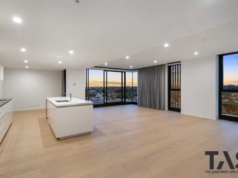 LIVING IN THE SKY! THE PENTHOUSE COLLECTION @ ESQUIRE