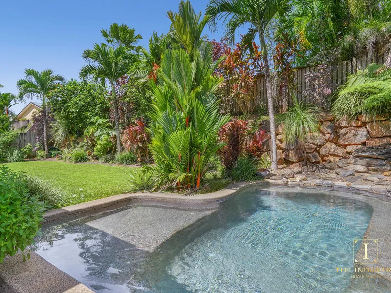 Family home in heart of Caravonica