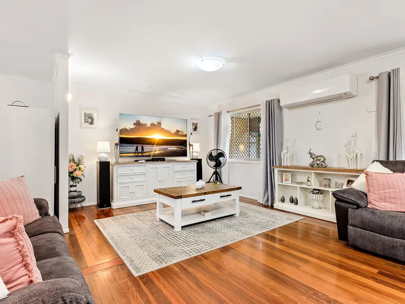 Low Maintenance Family Living!!