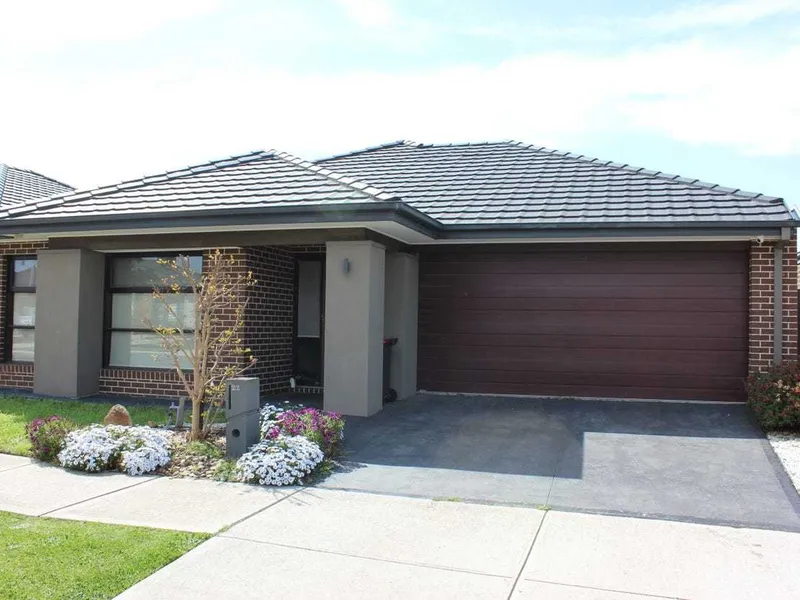 22 Viewmont Ave, Craigieburn, VIC 3064