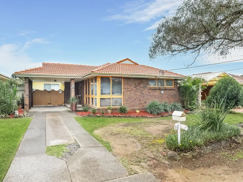 Single level family home offering space & In-law accommodation