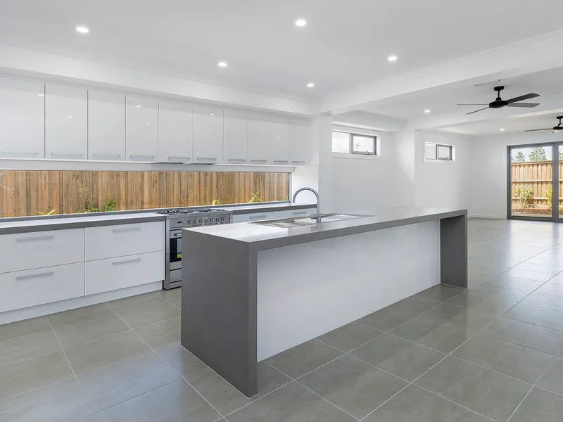 Brand New Home with Ducted Air-Conditioning !!!