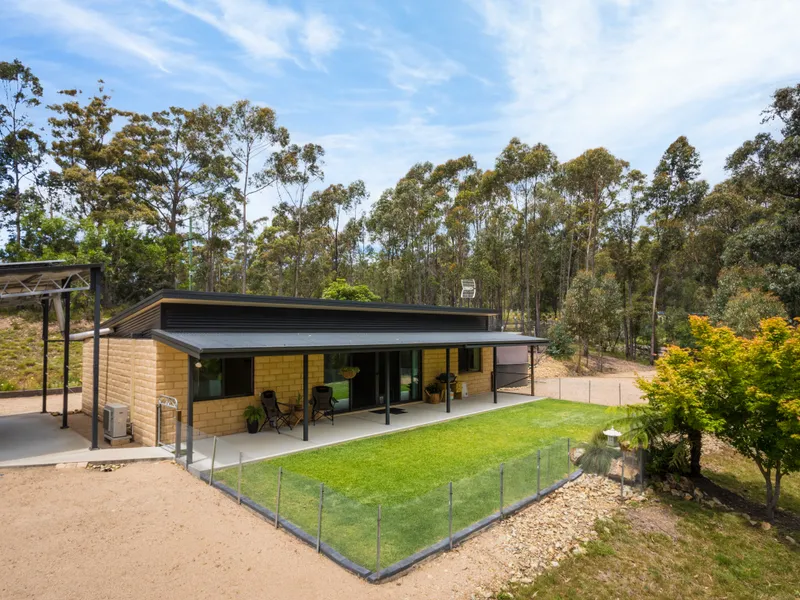 Environmentally Sustainable 3.25 Acre 'Private' Rural Retreat