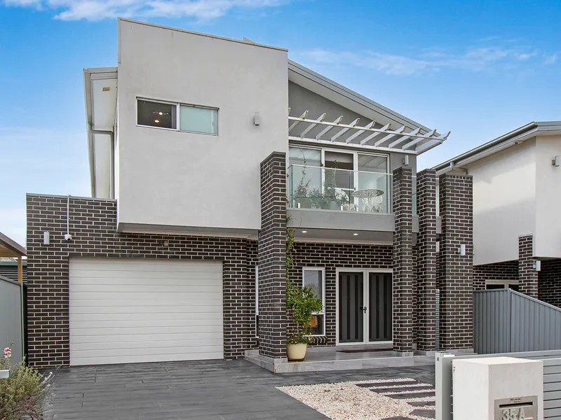 Sizeable contemporary home in a desirable setting