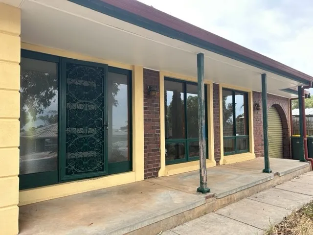 3 Bedroom Home In Great Location