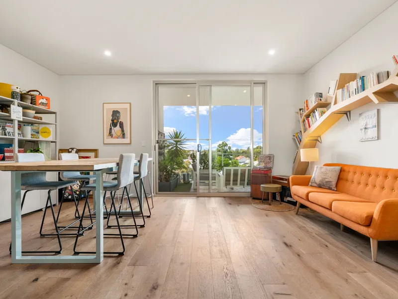 BOUTIQUE APARTMENT LIVING AT IT'S FINEST!!
