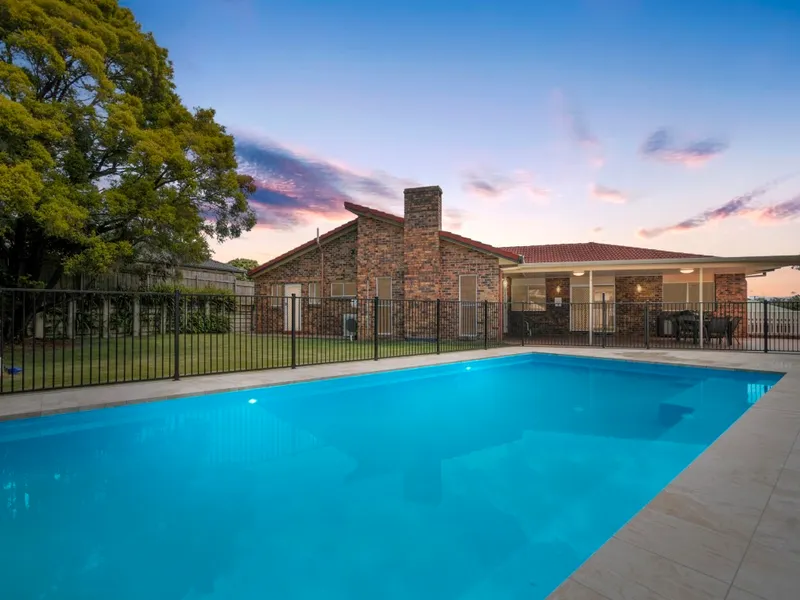 Country Club Estate, Cul-de-sac Position, Boat-Caravan Parking