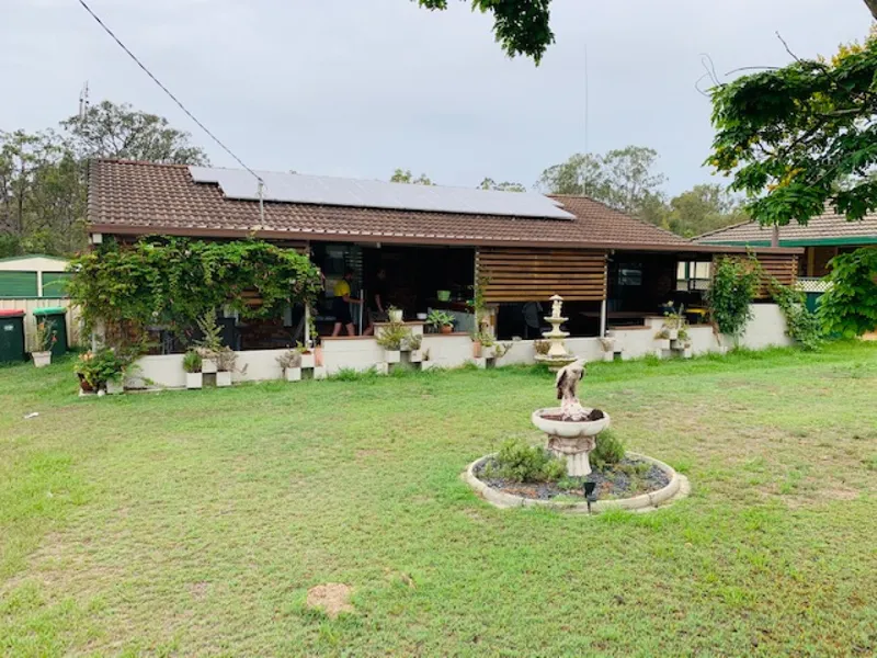 BIG 4 BEDROOM HOUSE + SEPERATE 1 BED GRANNY FLAT