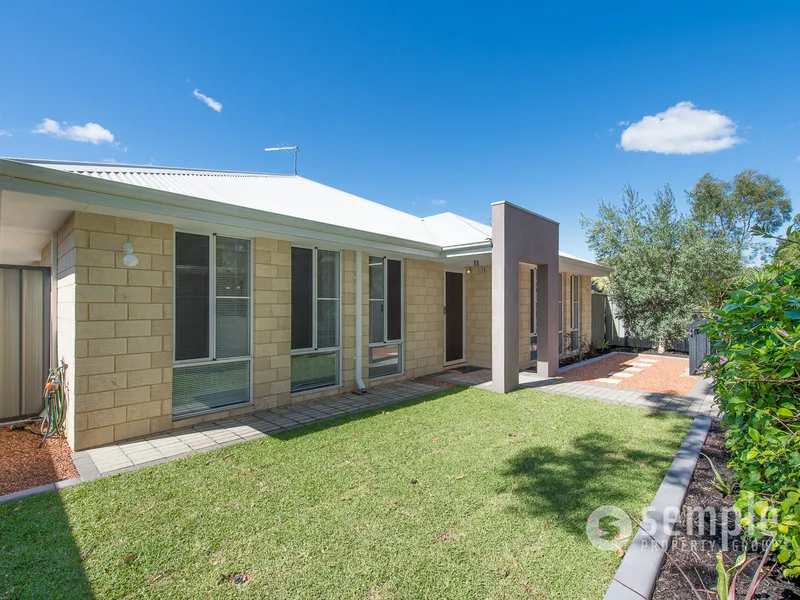 Tranquil Views in Convenient Location