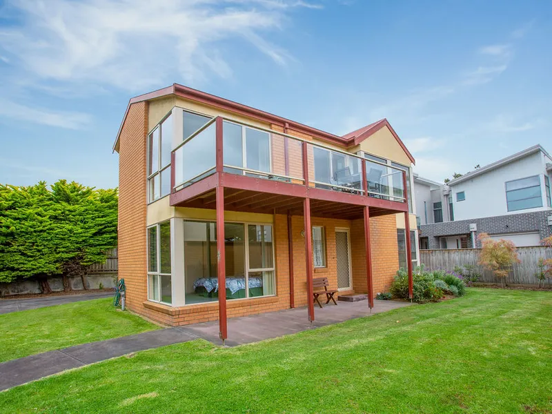 WHITE WATER & BLUE SEAS