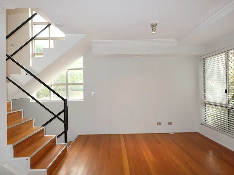 Well maintained 3 bedroom in a peaceful yet convenient location.