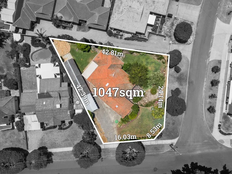 Big, Comfortable Family Home on a HUGE 1047sqm Corner Block with Subdivision Approval