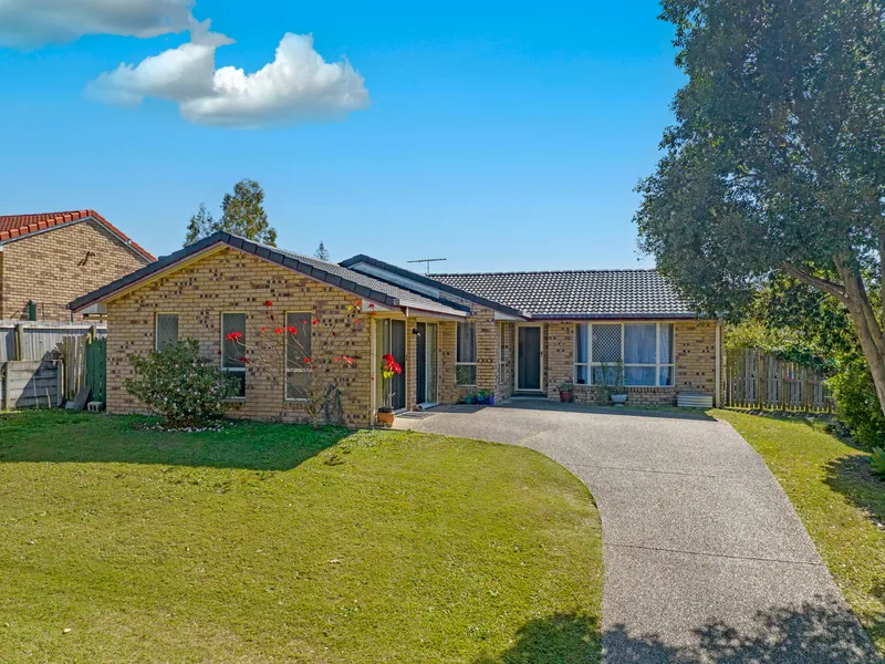 RENOVATOR'S DELIGHT IN PRIME FAMILY LOCATION
