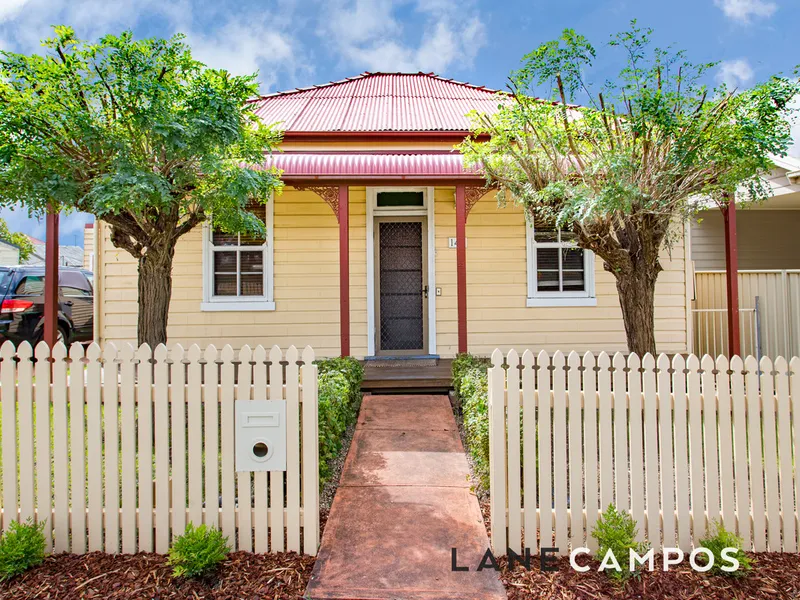 Character cottage. Central location.