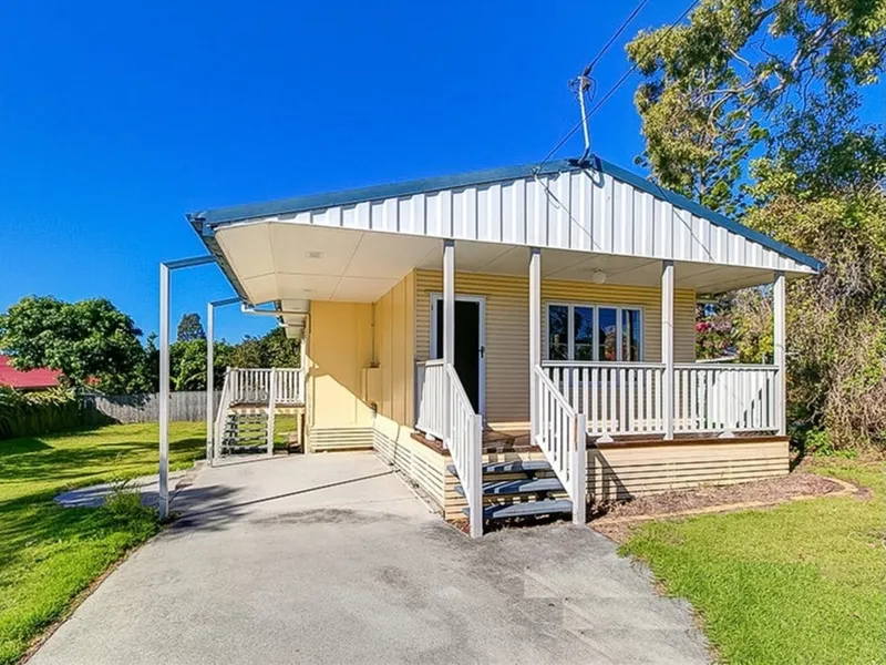 NEAT & TIDY HOME IN GREAT LOCATION 