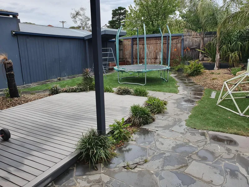 Cosy newly renovated 3br home with wood fireplace.