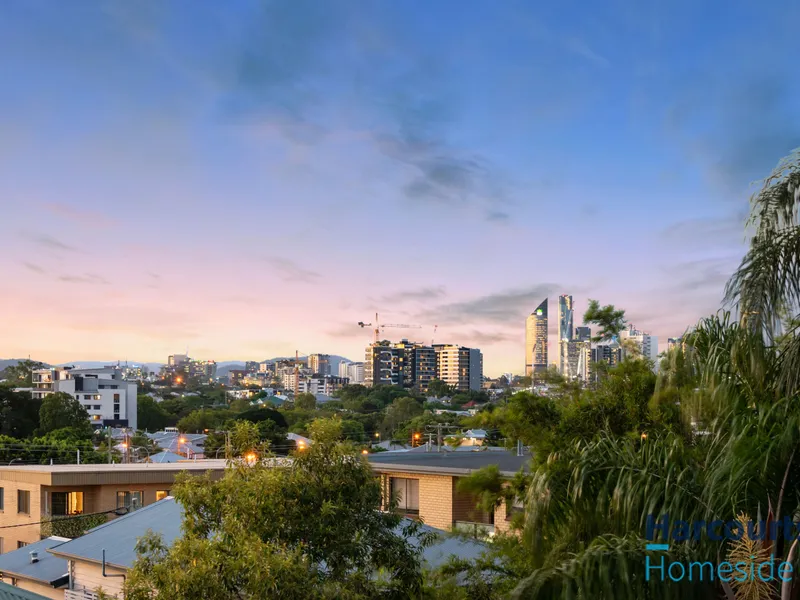 Big, Solid, Spacious and Heaps of Storage - Coorparoo Unit