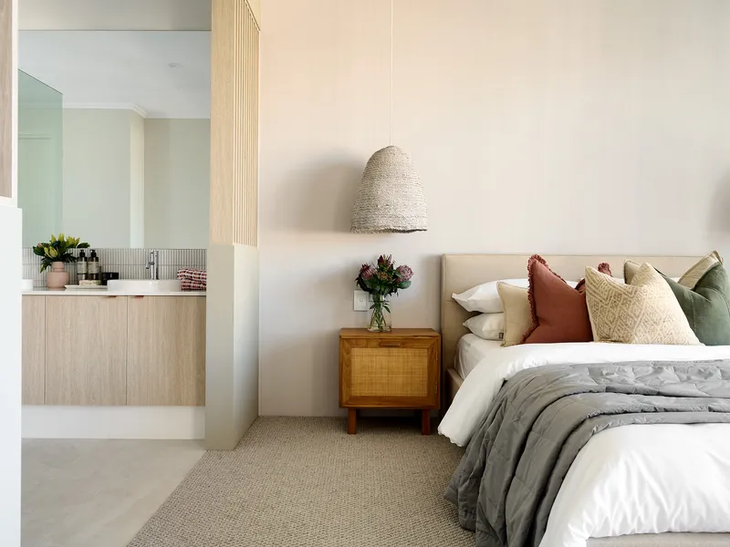 QUARTER OF AN ACRE WITH A 5 BED HOMESTEAD