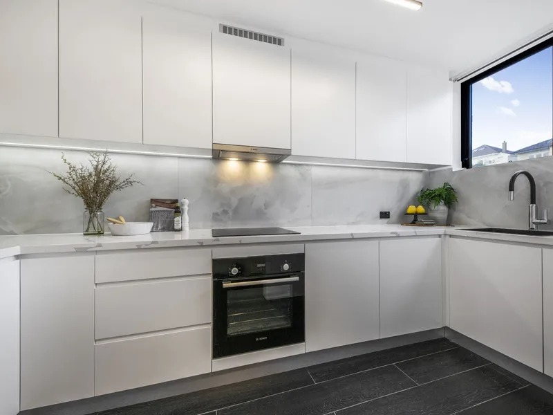 Fully Renovated Luxurious Designer Apartment in sought-after Dover Heights.
