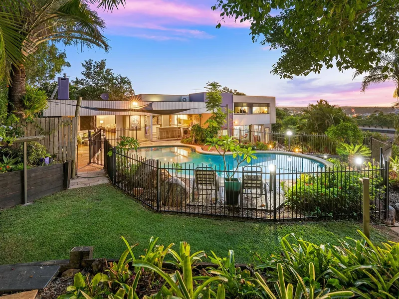 A Mid-Century Architectural Triumph On 1932sqm!