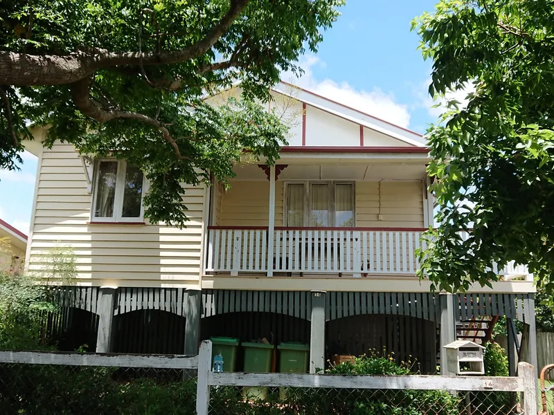 Tightly held Toowoomba Grammar Precinct