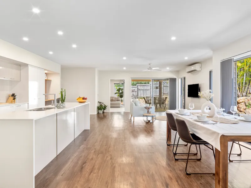 Stylish, Family Home for Entertaining in Vibrant Mount Cotton!