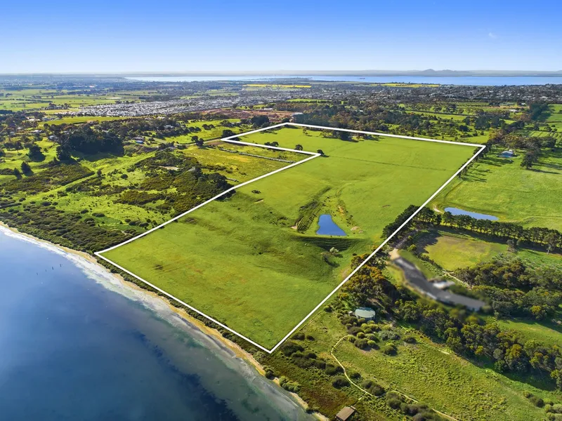 Lakeside Rural Lifestyle Property on 40 Acres approx.