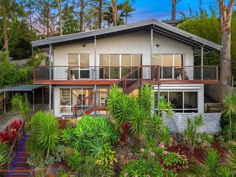 An Absolute Eye Catcher!