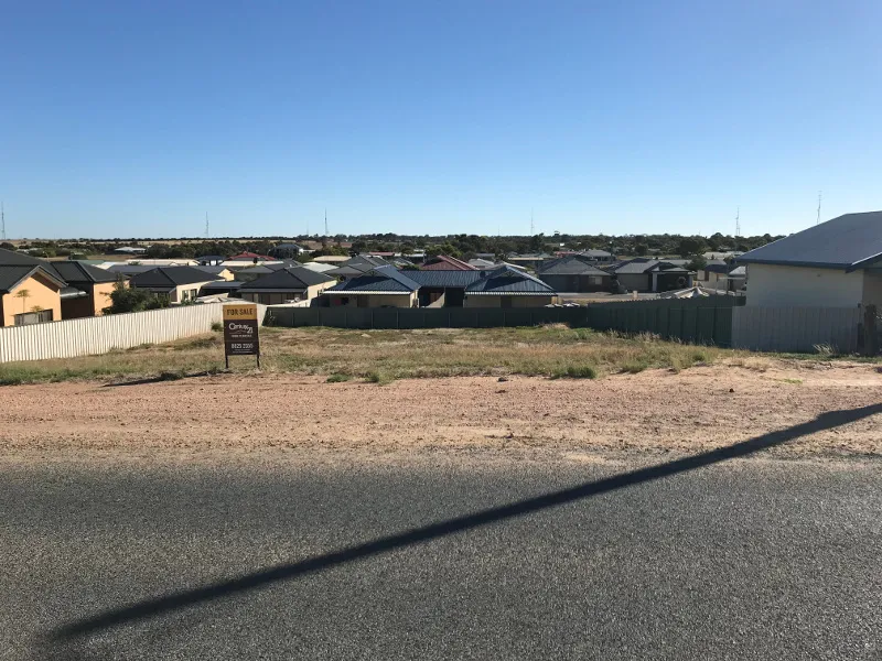 Great value  999m2  block 