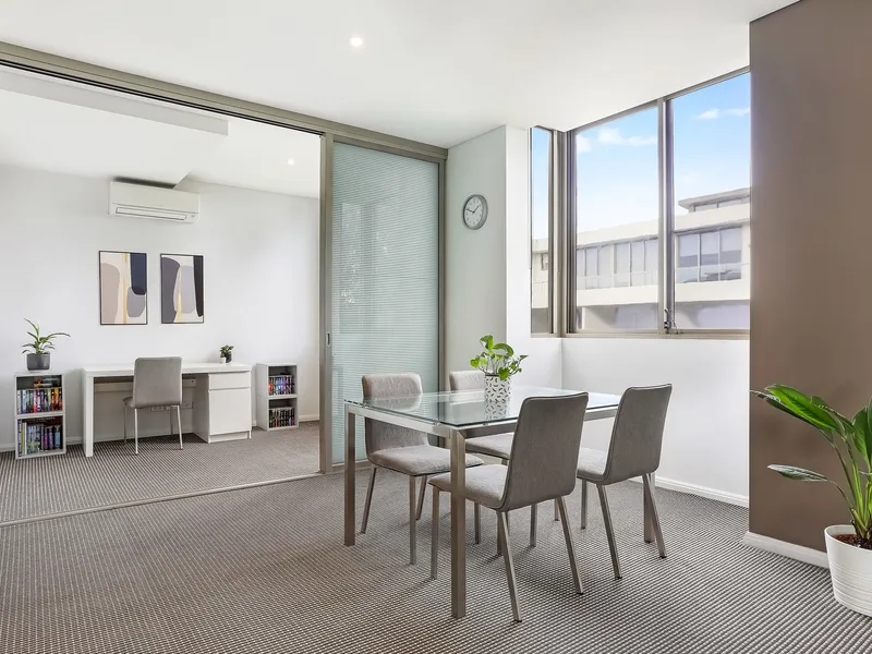 Streamlined Designer Luxury With Flexible Third Bedroom or Study