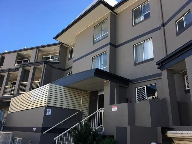 Cozy living near Hospitals and South Bank