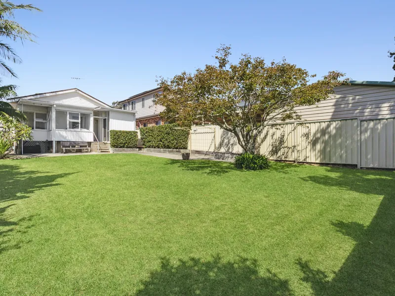 Charming Sunlit Single Level Cottage