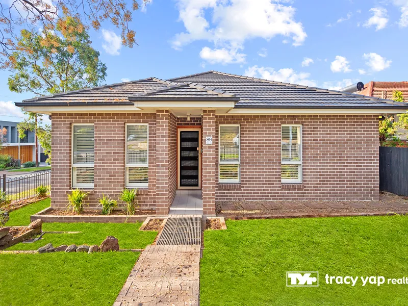 Near New Family Home + 2 Bed Granny Flat