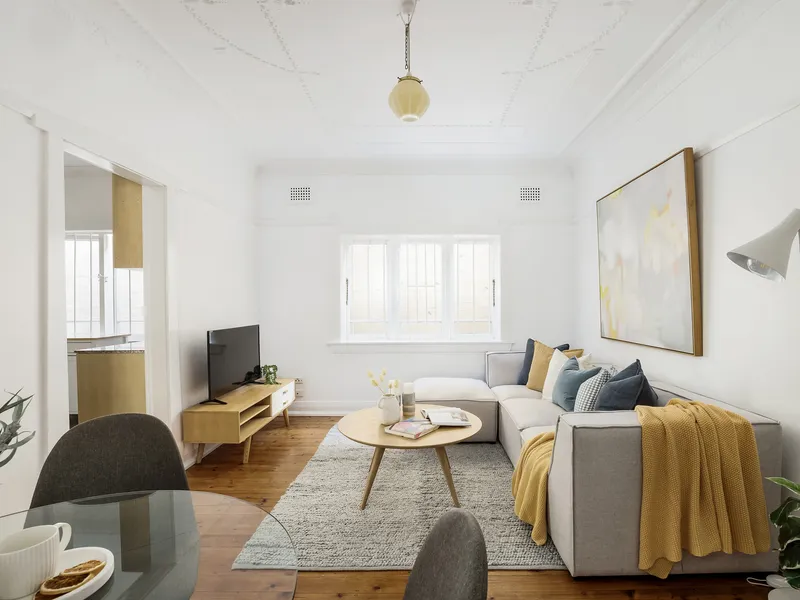 Charming ground-floor Art Deco residence