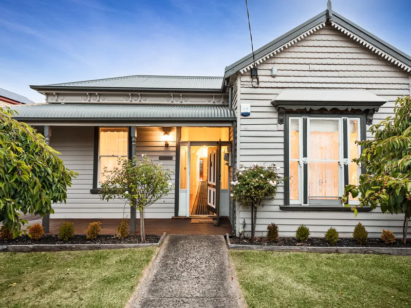 CHARMING VICTORIAN STLYE COTTAGE IN PREMIUM LOCATION