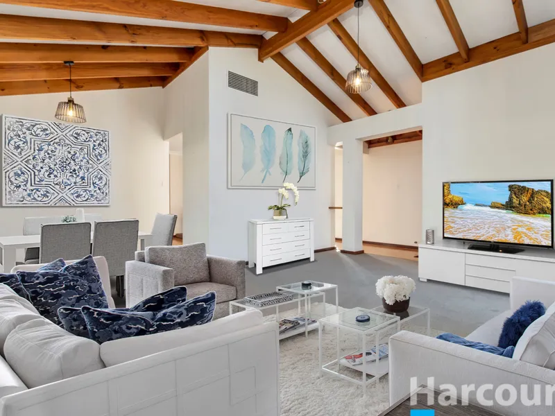 Newly Renovated and Picture Perfect Family Home!!