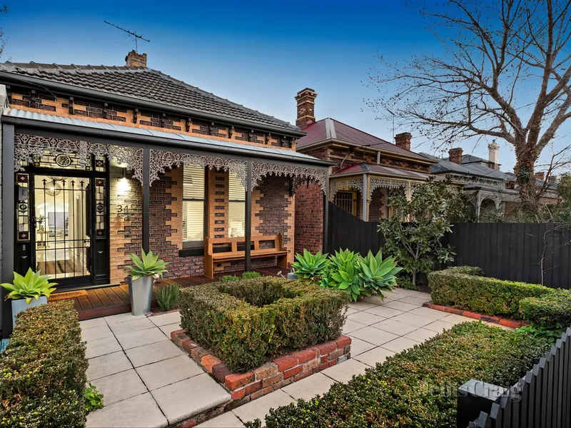 Irresistible Victorian in Ideal Position