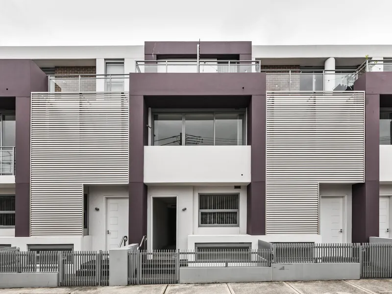 Brand new terrace with street access and 2 car spaces