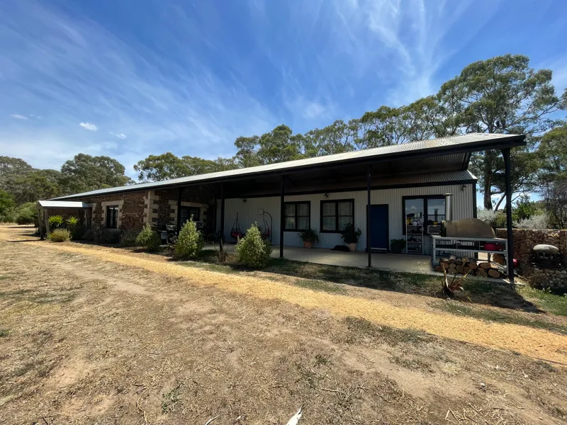 Tranquil Country Retreat with loads of potential