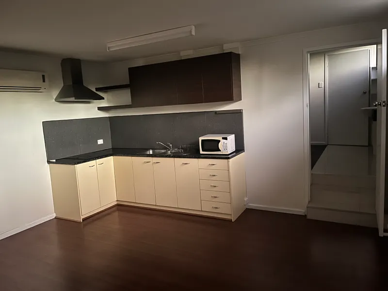 Cosy Foothills Unit close to all amenities.
