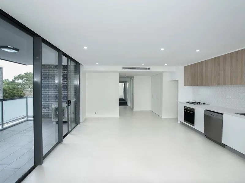 SPACIOUS 2 BEDROOM UNIT IN PRIME LOCATION