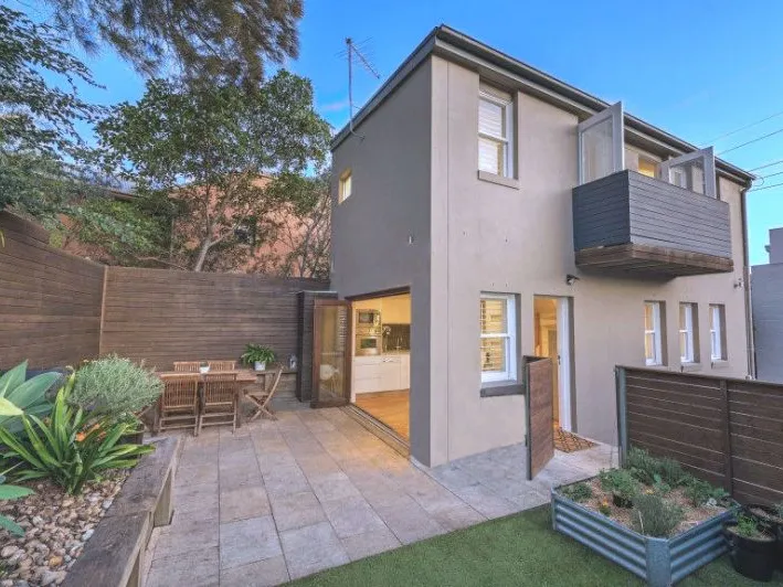 Fabulous 2br Home with a Private Courtyard in the heart of Balmain!